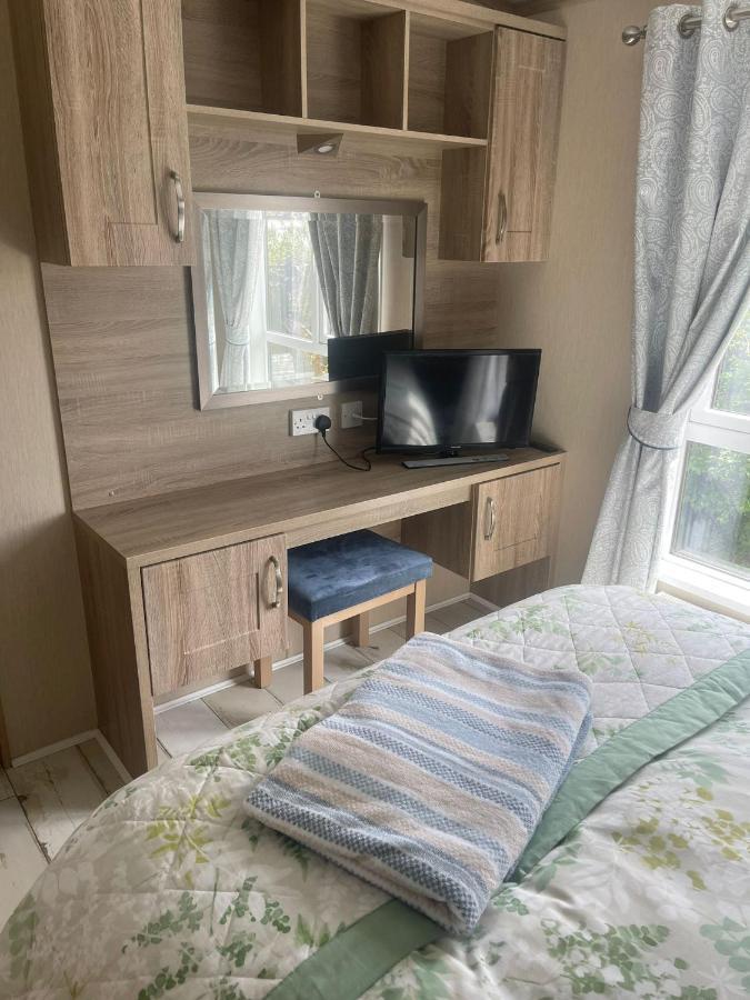 Fern Lodge With Hot Tub Stonham Aspall Bagian luar foto