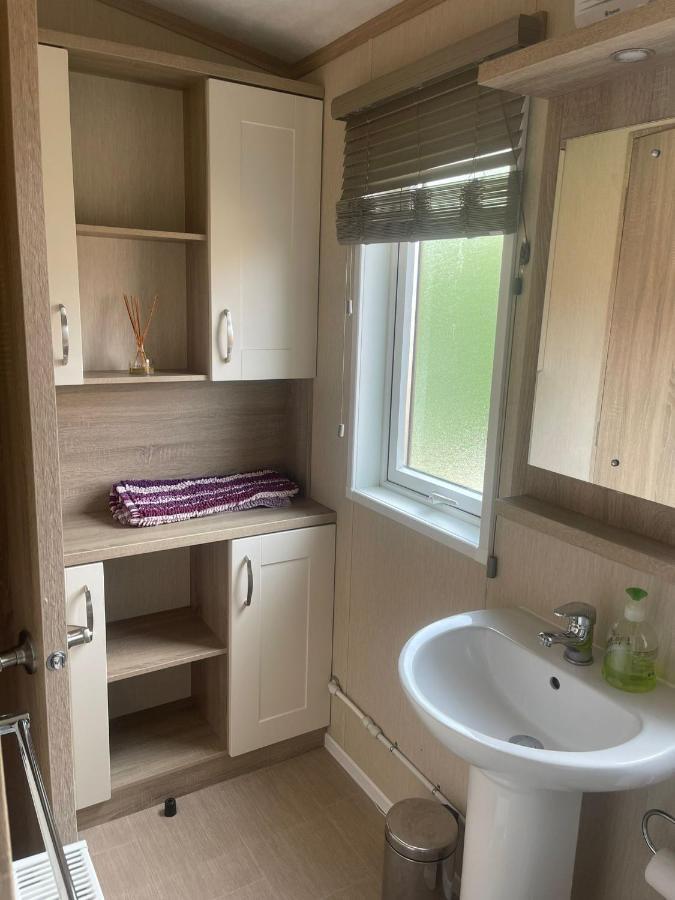 Fern Lodge With Hot Tub Stonham Aspall Bagian luar foto