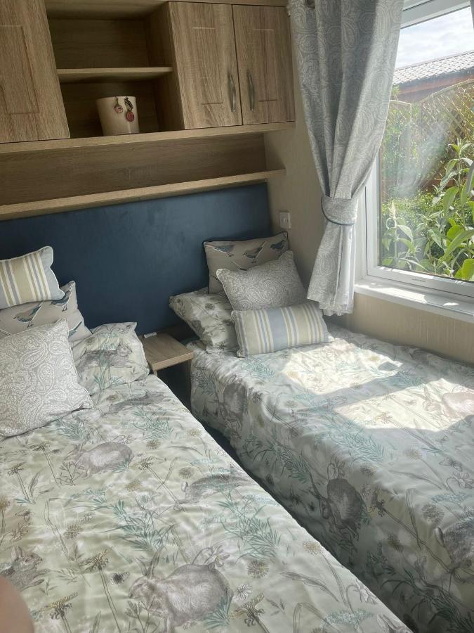 Fern Lodge With Hot Tub Stonham Aspall Bagian luar foto