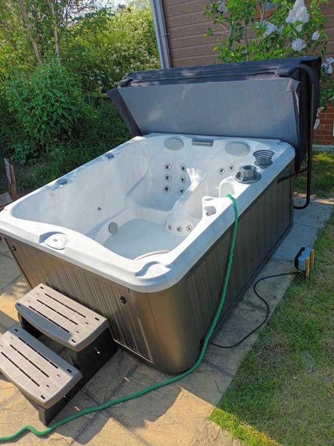 Fern Lodge With Hot Tub Stonham Aspall Bagian luar foto
